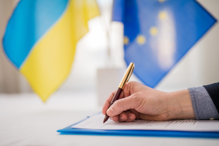  ЄС виплатив Україні ще 1,5 млрд євро з макрофінансового пакета на 18 млрд 