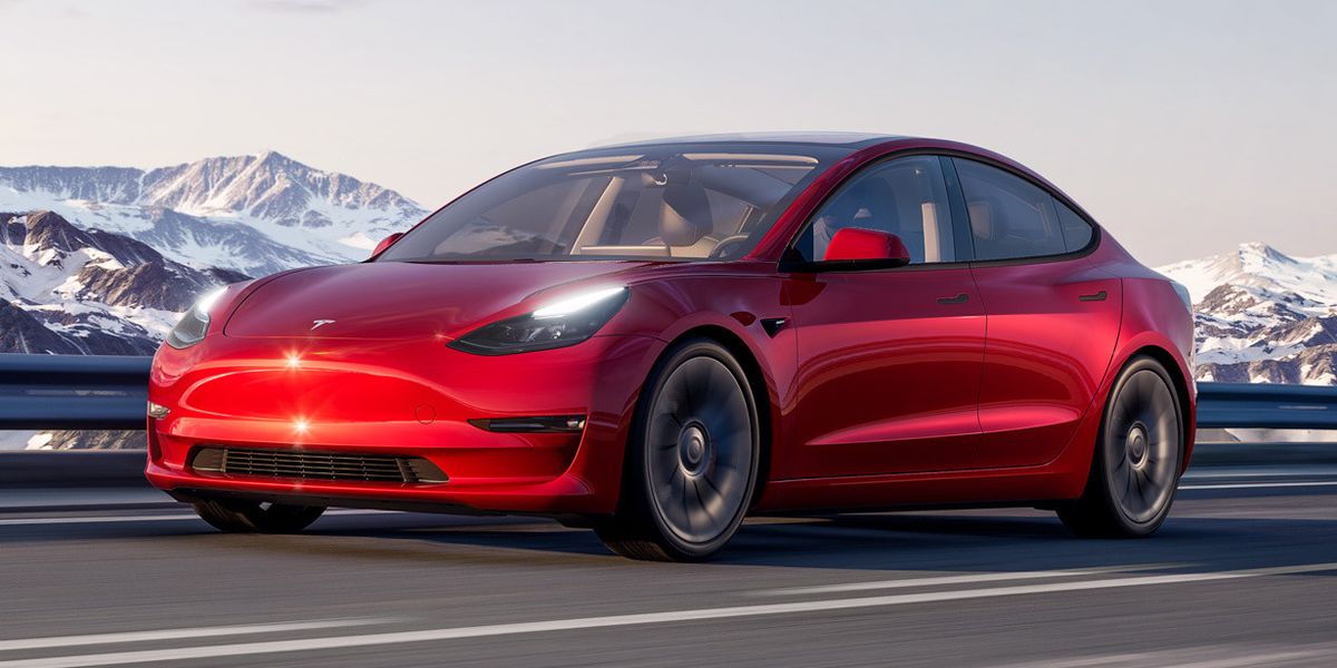  Tesla вдруге з початку року знизила ціни на електрокари 