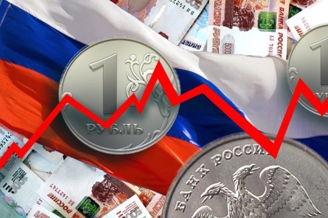  Війна руйнує споживчу економіку РФ так, як ніколи не руйнувала пандемія – Bloomberg 