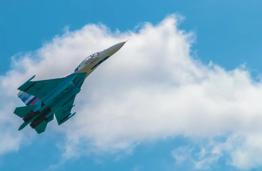  Росія стягує до кордонів України авіацію для нового наступу - FT  