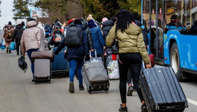  В Україні зареєстровали майже 4,9 мільйона переселенців 