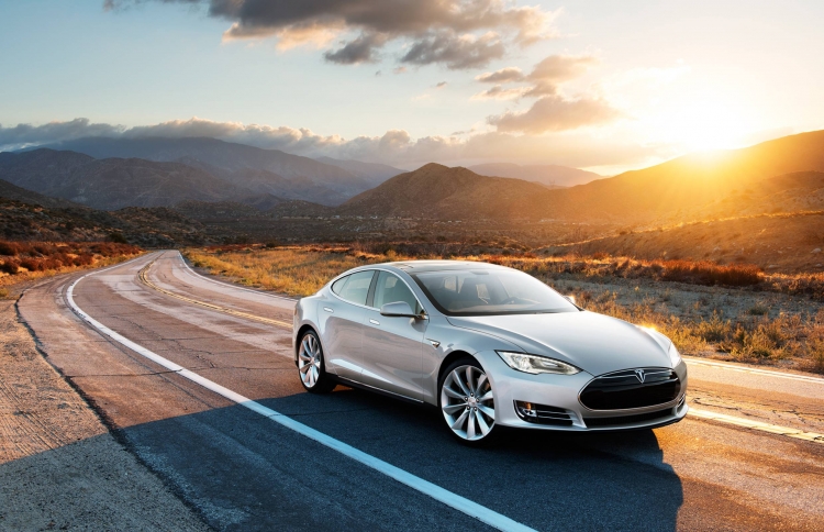  Tesla відкликає понад 321 000 автомобілів у США 