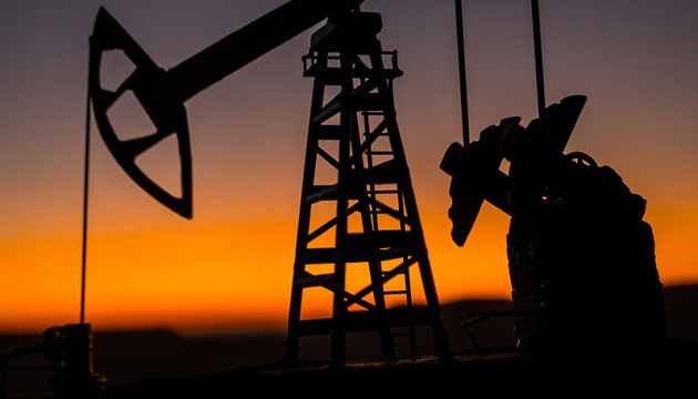 Видобуток нафти в рф скоротиться на 1,4 мільйона барелів за день через санкції ЄС 