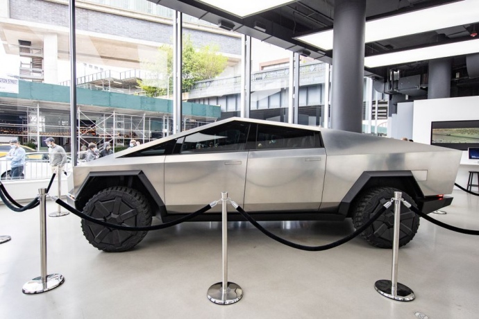  Tesla планує почати серійне виробництво пікапа Cybertruck наприкінці 2023 року – ЗМІ 
