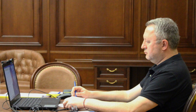  Костін обговорив з радником Мін’юсту США співпрацю у розслідуванні воєнних злочинів 