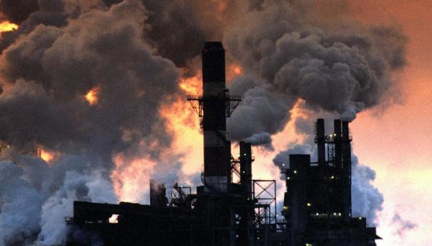  Україна до 2032 року має скоротити викид вуглекислого газу на 65% - план відновлення 