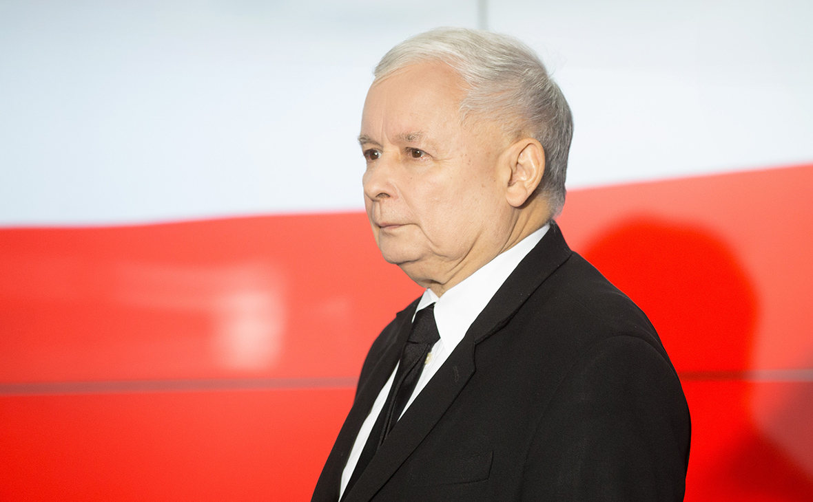  Лидера правящей партии Польши критикуют за слова о трансперсонах 