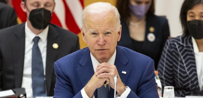  G7 объявит запрет на импорт золота из РФ - Байден 