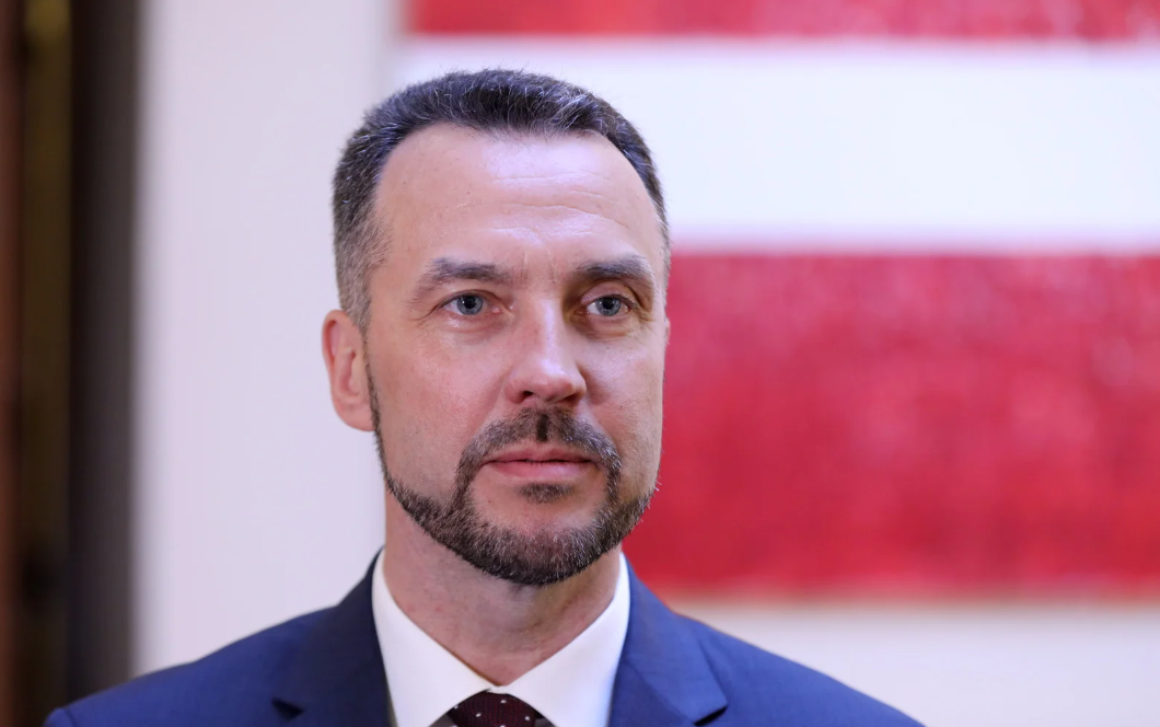  Глава МВД Латвии заявил об усталости общества от приема беженцев из Укр 