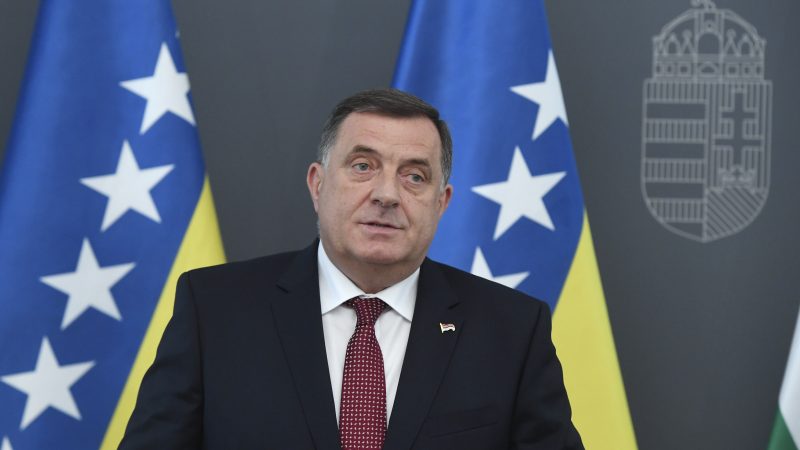  Додик заявил, что выход Республики Сербской из БиГ задерживается из-за войны в Украине 