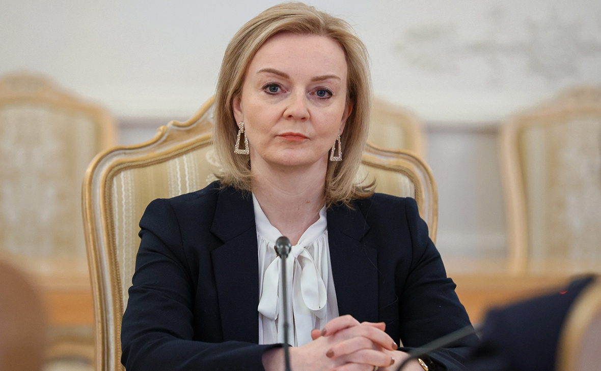  Глава МИД Британии призвала депутатов не увольнять Джонсона, сославшись на поддержку Украины 