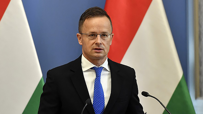  Глава МИД Венгрии вступился за спикера парламента, который сказал, что у Зеленского "психические проблемы" 