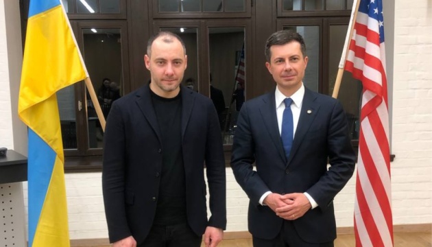  Україна та США підписали Меморандум про транспортне співробітництво 