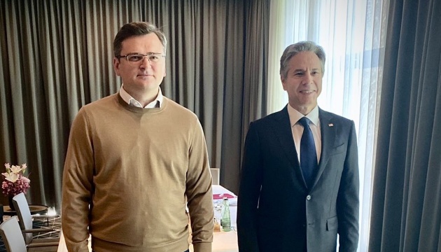  Кулеба і Блінкен домовилися шукати шляхи обходу блокади українських морських портів 