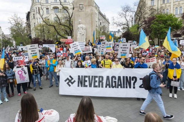  В Венгрии впервые прошел многолюдный митинг за Украину, рядом с пророссийским 