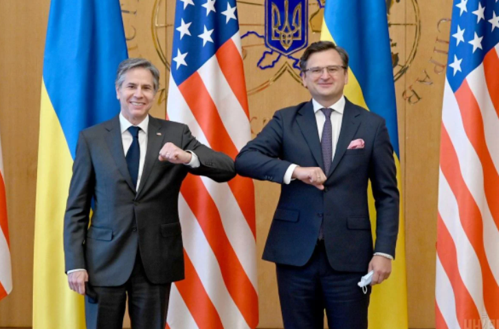  Кулеба и Блинкен обсудили помощь США в $33 миллиарда 