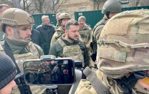  Зеленский приехал в освобожденную Бучу 