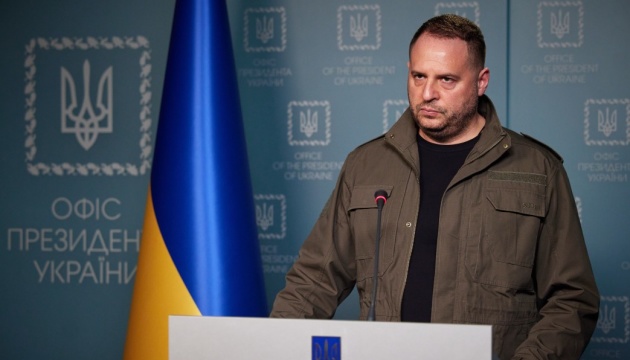  Єрмак запевняє - Захід навіть не думає послабляти санкції проти росії 