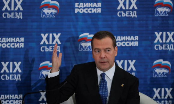  Медведев: война продолжится, пока Украина не станет "нормальным соседом"  