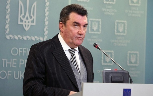  Данилов объявил о введении чрезвычайного положения 