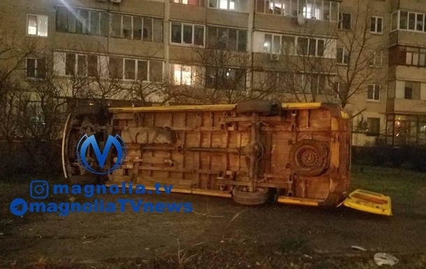 Превысил норму в 10 раз: в Киеве пьяный водитель перевернулся на авто 