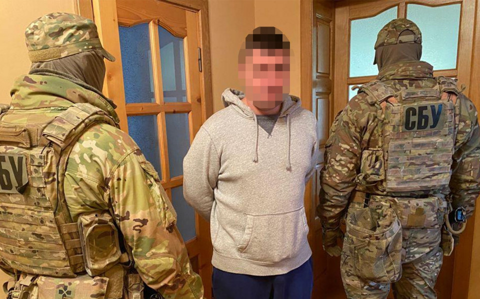  На Прикарпатті затримали банду, яка викрадала та катувала людей 