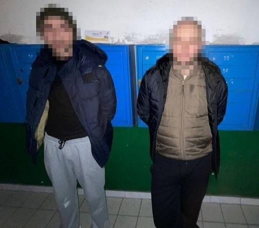  На столичній Оболоні оперативники затримали двох іноземців, які обікрали квартиру киянина 