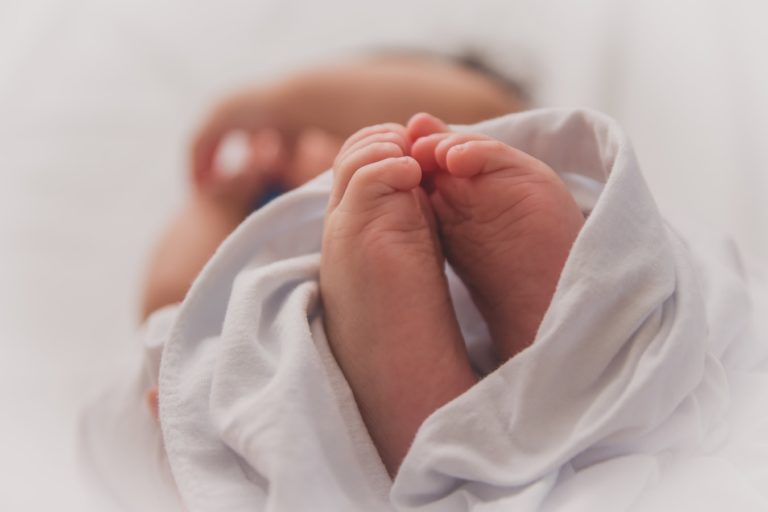 У приватному пологовому будинку загинуло немовля – лікарю оголосили підозру 