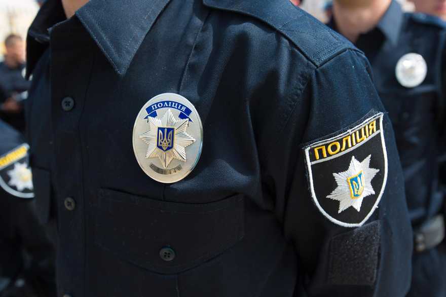  20-річну дівчину виштовхнули з балкону квартири 