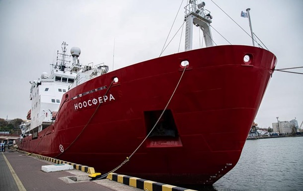  Названы сроки похода украинского ледокола в Антарктиду 