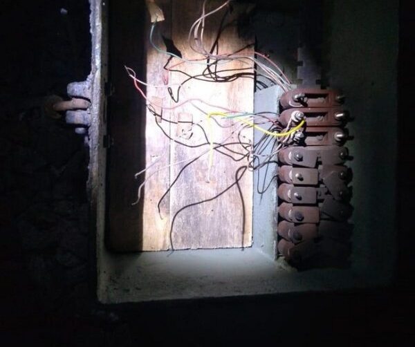  На Харківщині поліція викрила групу молодиків, які викрадали трансформатори на залізничних станціях 