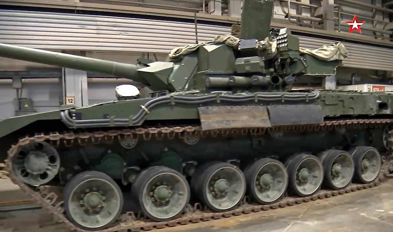  У Росії показали виробництво танка «Армата» 