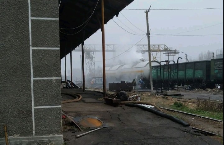  На Вінниччині стався витік аміаку, рятувальники намагаються осадити отруйну хмару 