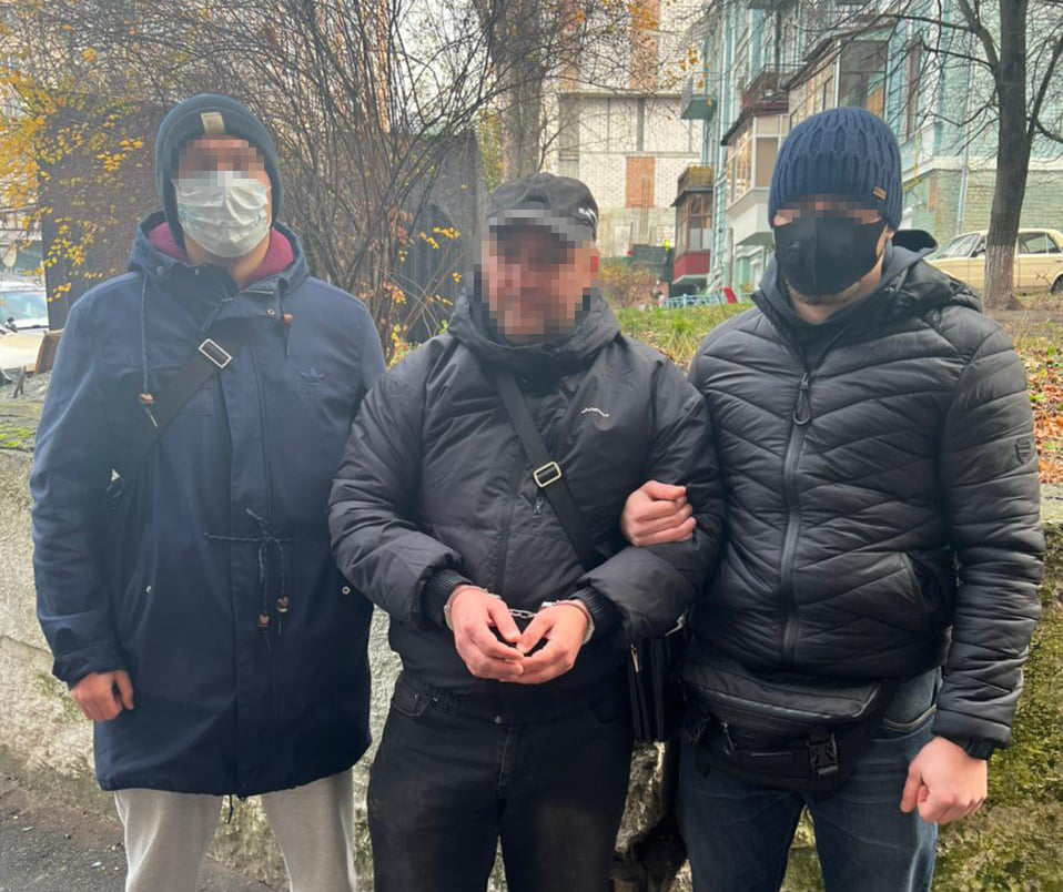  У Києві затримали шахрая, який за схемою «ваш родич в лікарні» ошукав пенсіонерів на ₴100 тис 