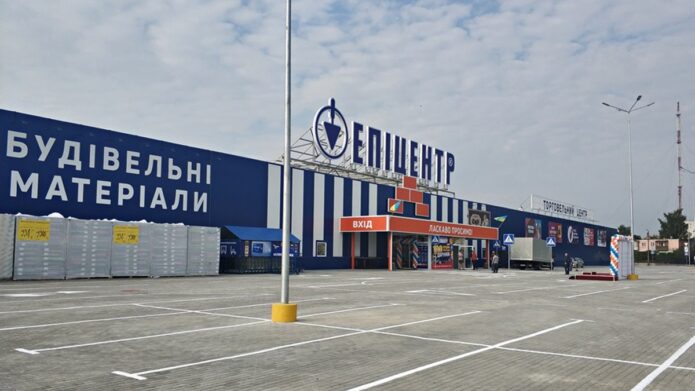  Програміст «Епіцентра» викрав з роботи понад 20 комп’ютерів, продав і програв гроші в онлайн-казино 