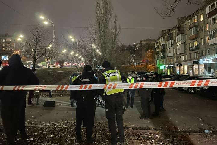  У сміттєвому контейнері на Печерську виявлено розчленоване тіло 