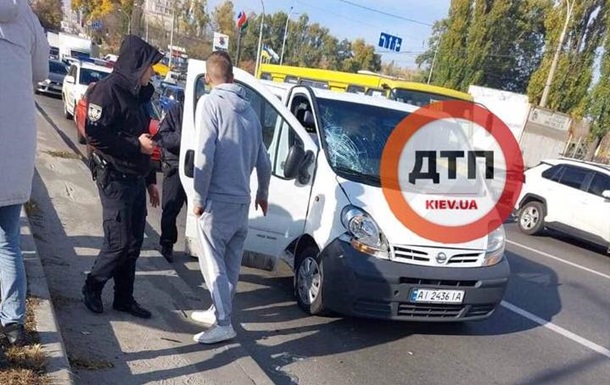  В Киеве сбили патрульного, оформлявшего протокол 