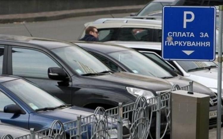  Жители центра Киева будут платить за парковку своих машин по 10 тыс. грн в месяц, – депутат Киеврады 
