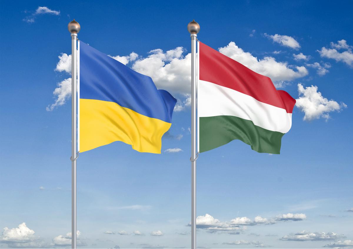  Венгрия согласилась выстраивать конструктивный диалог с Украиной - Кулеба  