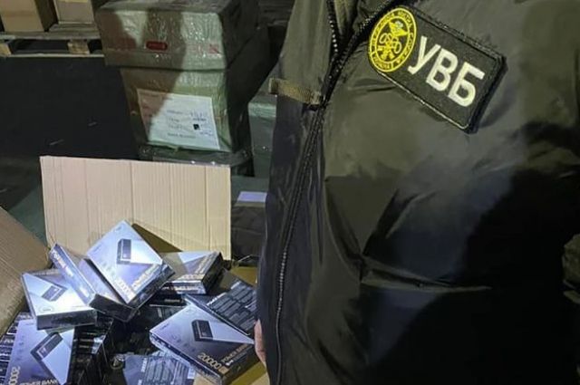  Таможенники в Одессе обнаружили мобильные аксессуары на свыше 10 млн гривен 
