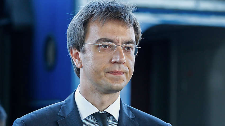  К экс-министру Омеляну ворвались с обыском: что известно 