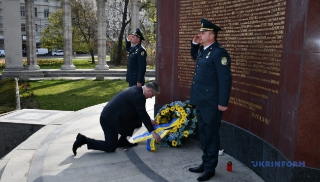  Українські дипломати вшанували пам'ять загиблих при звільненні Австрії від нацистів 