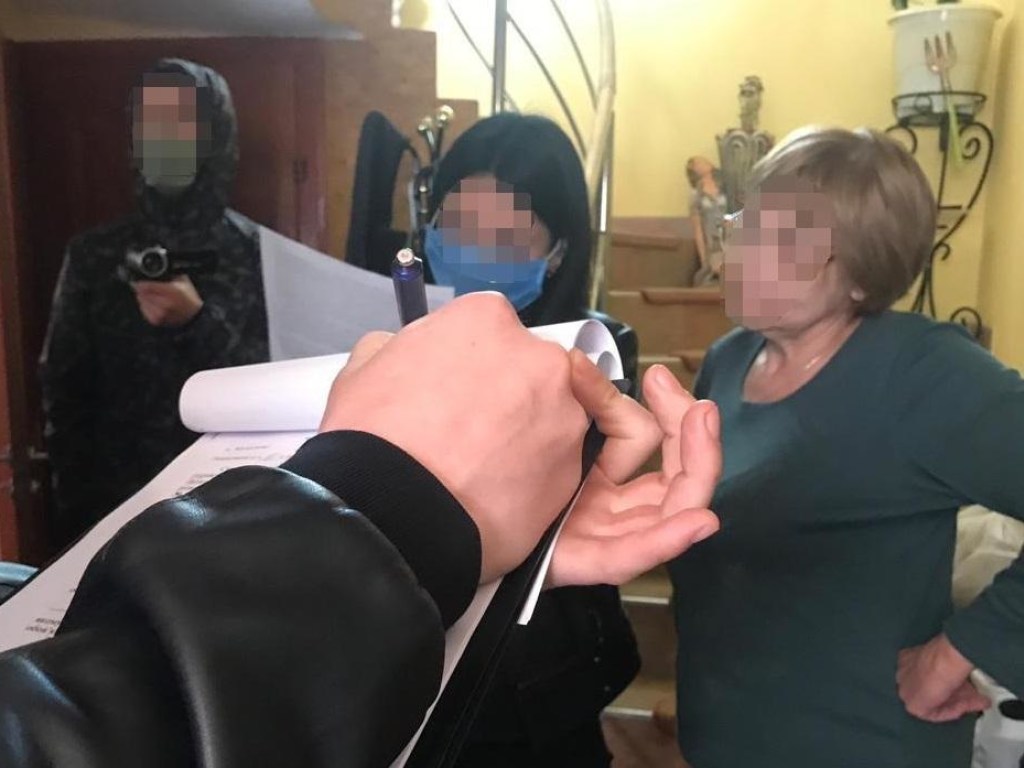  В Мукачево пенсионерка продавала наркотики школьникам 