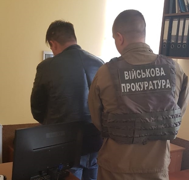  Росіянин за хабар намагався перевезти в Україну два автобуси з людьми 