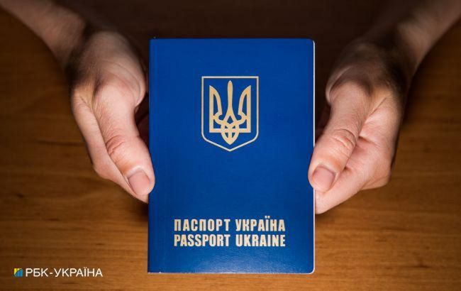  В Украине приравняли е-паспорта к бумажным:: где ими можно воспользоваться 