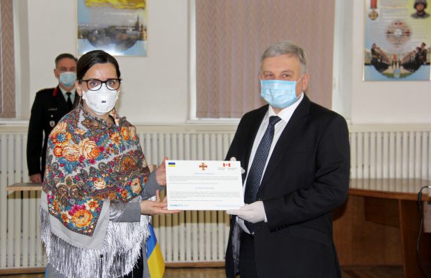  Уряд Канади передав українському війську партію апаратів ШВЛ (ФОТО) 