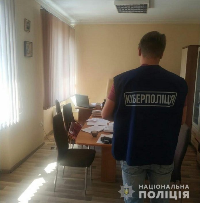  На Закарпатті посадовицю викрила у привласненні грошей, призначених для соціальних виплат   