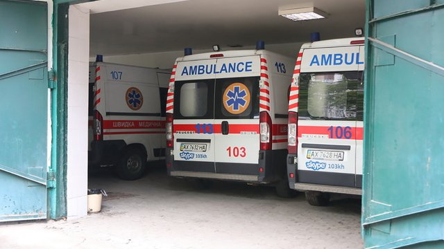  Возмущенные работники скорой вышли на протест в Харькове 