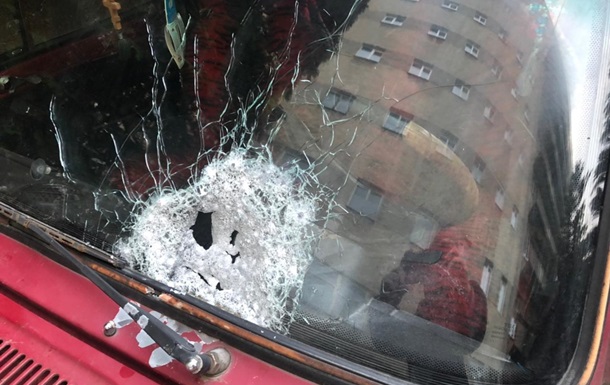  В Черновцах арестовали стрелявшего по автомобилю с людьми мужчину 