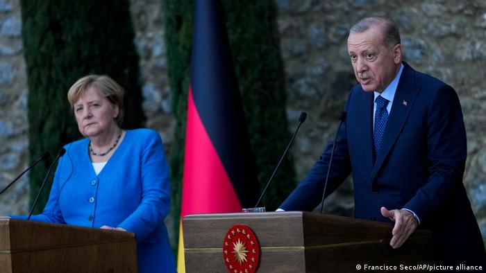  Меркель закликала Ердогана до співпраці для уникнення нової хвилі біженців з Афганістану 